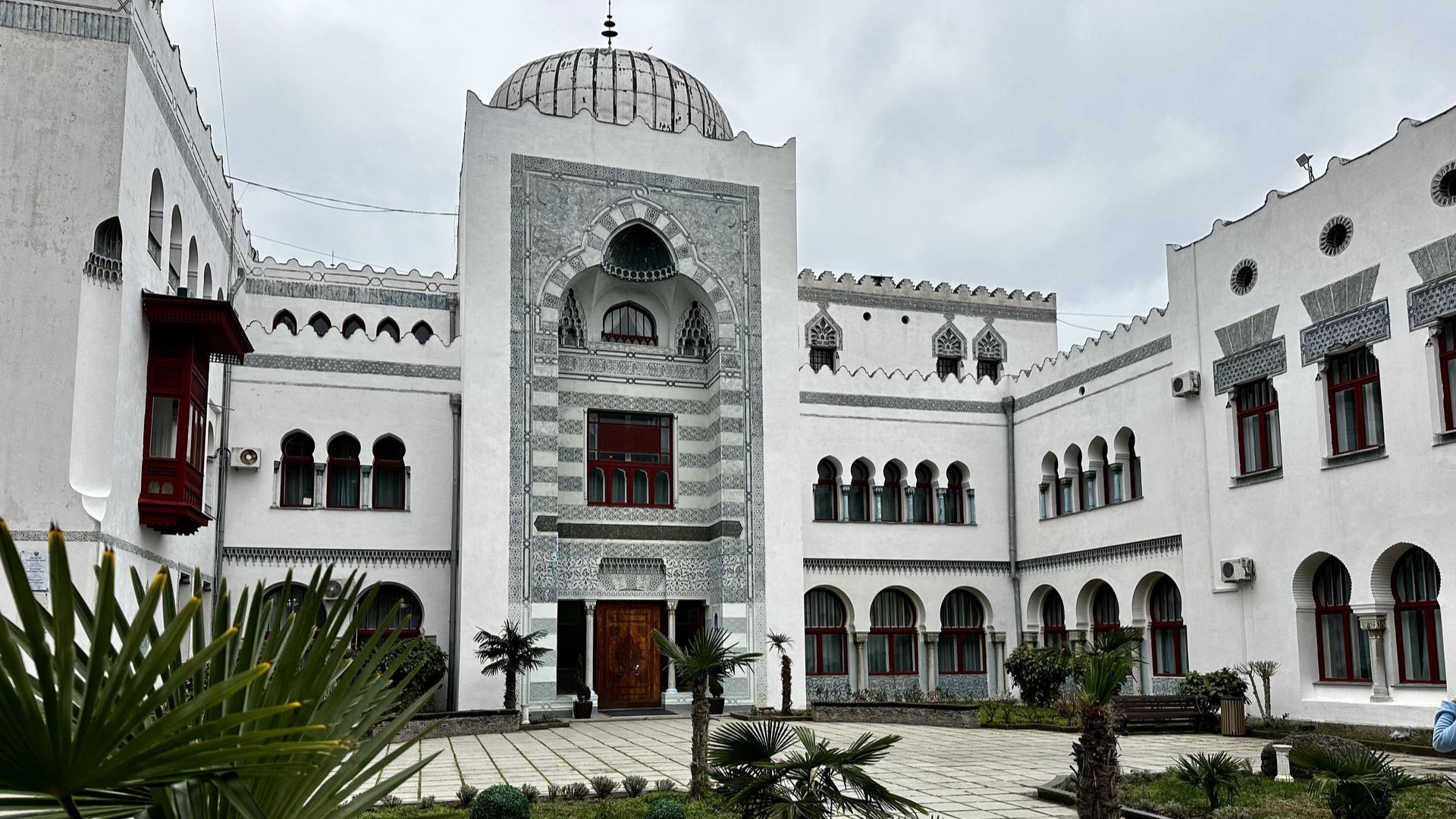 Крым, дворец "Дюльбер" и очередная сенсация смотреть онлайн