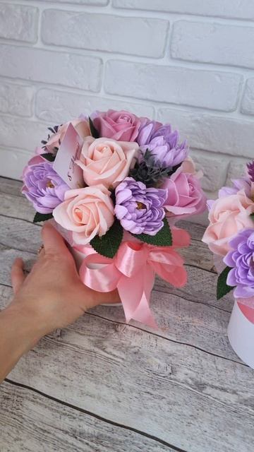 букет из мыльных роз и хризантем