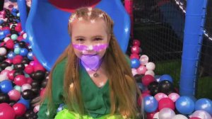 Влог на детской площадке в Краснодаре Лайк Крошки Беатрис и Вероника