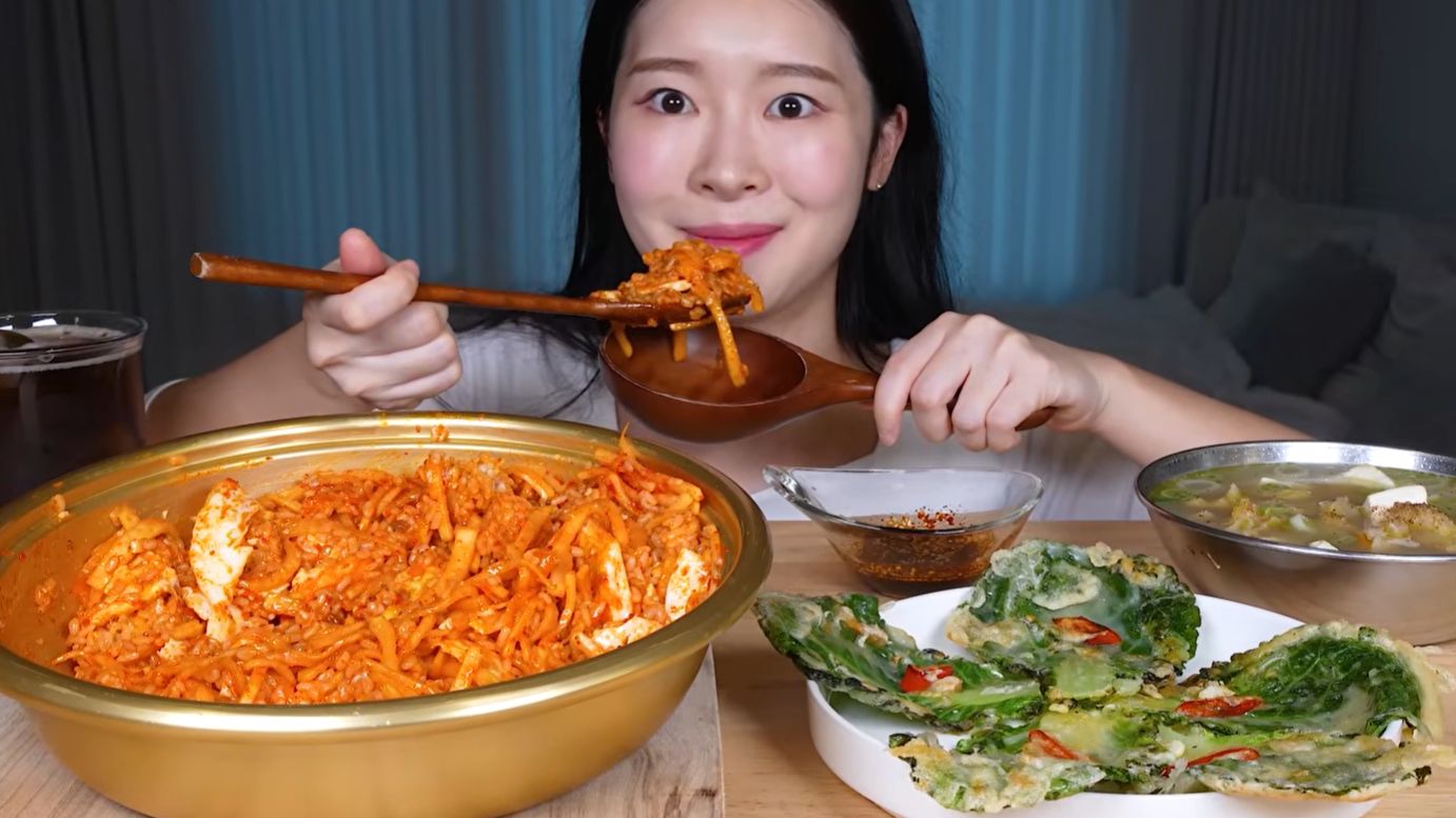 🔥🍲 Мукбанг и Mukbang : ДОМАШНЯЯ КОРЕЙСКАЯ КЛАССИКА! ☆ Хрустящий бибимбап и капустные блинчики