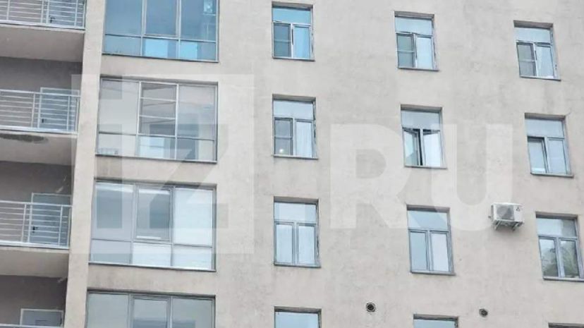 Опубликованы кадры момента падения ребенка из окна седьмого этажа в Петербурге смотреть онлайн