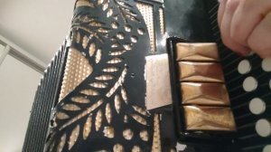 Русский парень от пуль не бежит., на гармони., цифры., 89277382068.