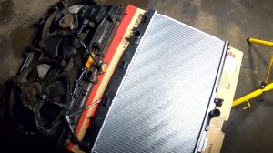 замена радиатора Lancer 9