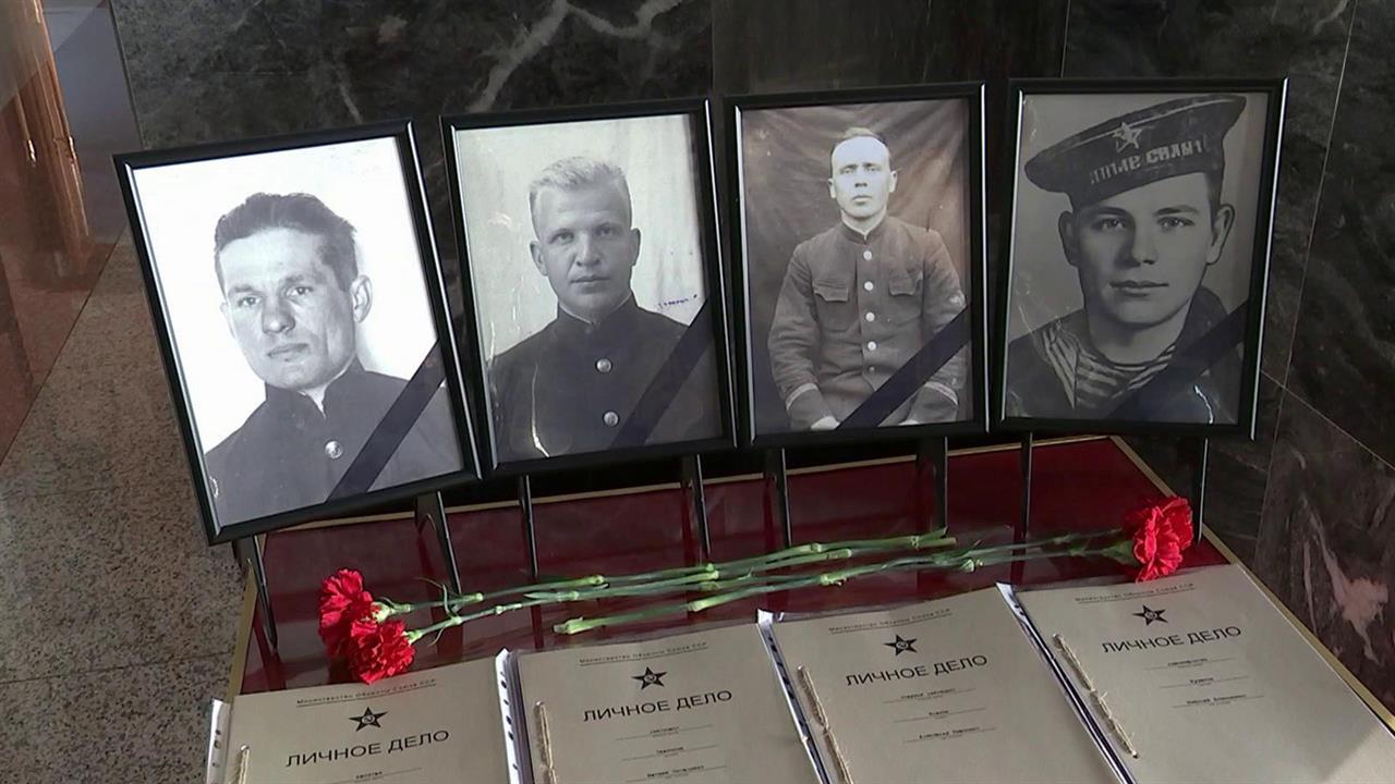 В Мытищах прошла церемония перезахоронения экипажа дальнего бомбардировщика ДБ-3Ф смотреть онлайн