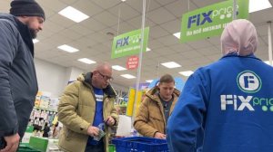 РАЗБОРКИ В ФИКС ПРАЙСЕ / ЖМИ КНОПКУ У НИХ КУПЮРА РВАННАЯ / ПРОДАВЕЦ КИДАЕТСЯ С КАМЕРОЙ НА ПОКУПАТЕЛЯ