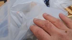 Подкормил девочек !