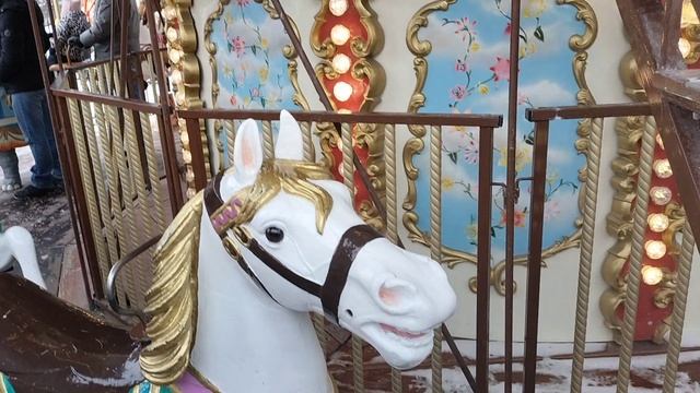 Как мы гуляли на Масленицу🥰.Карусель.Сказочный городок. смотреть онлайн