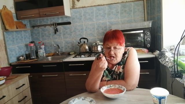 Жизнь пенсионеров. Обед. смотреть онлайн