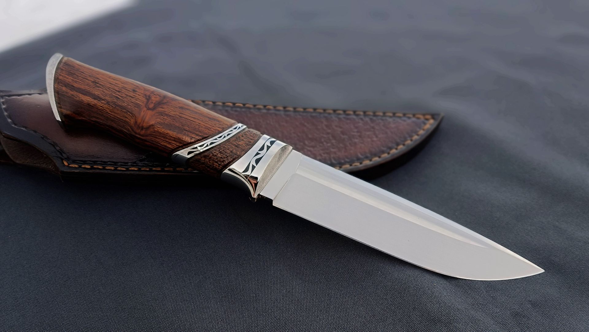 Изготовление отличного ножа из порошковой стали М398 смотреть онлайн