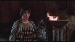 Доспехи Бога: Джеки взрывает логово сектантов