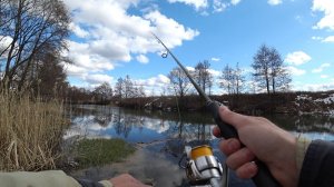 Ловля щуки на легкий джиг в марте . Рыбалка на спиннинг на малой реке