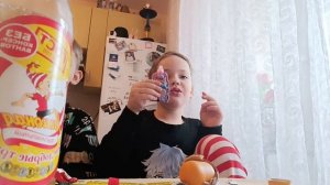 Пробуем разную еду из к&б