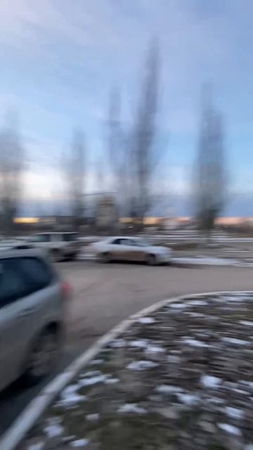 Машину затянуло инеем изнутри. Утро Воскресенье