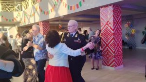 21 февраля.Розы на окне....