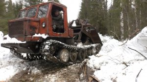 Вывозим остатки леса. Камаз застрял. ТТ-4 помогает.
