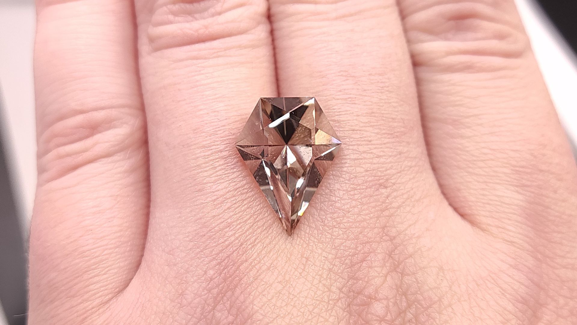 Дымчатый Кварц (Раухтопаз) 8.16 ct. Урал + гемм. заключение