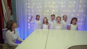 "Давайте мечтать" Слова и музыка полины зыковой, поёт детский ансамбль.