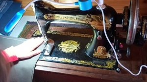 Учимся шить на машине Зингер/ Дети заняты делом/ Прошенное воскресенье.