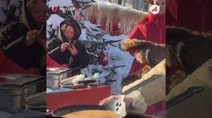 Блины от шефов: на Тверском бульваре проходит благотворительная акция в поддержку бойцов СВО