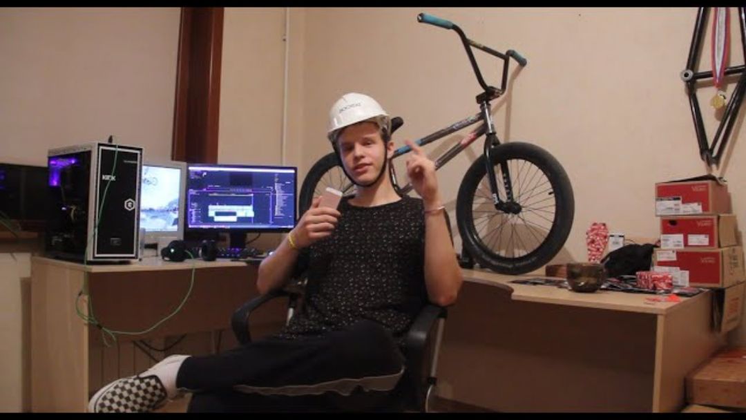 ПЕРВОЕ ВИДЕО, ТРЕШ-РАСПАКОВКА деталей,Трюки в КРЫТОМ СКЕЙТПАРКЕ в Оренбурге смотреть онлайн