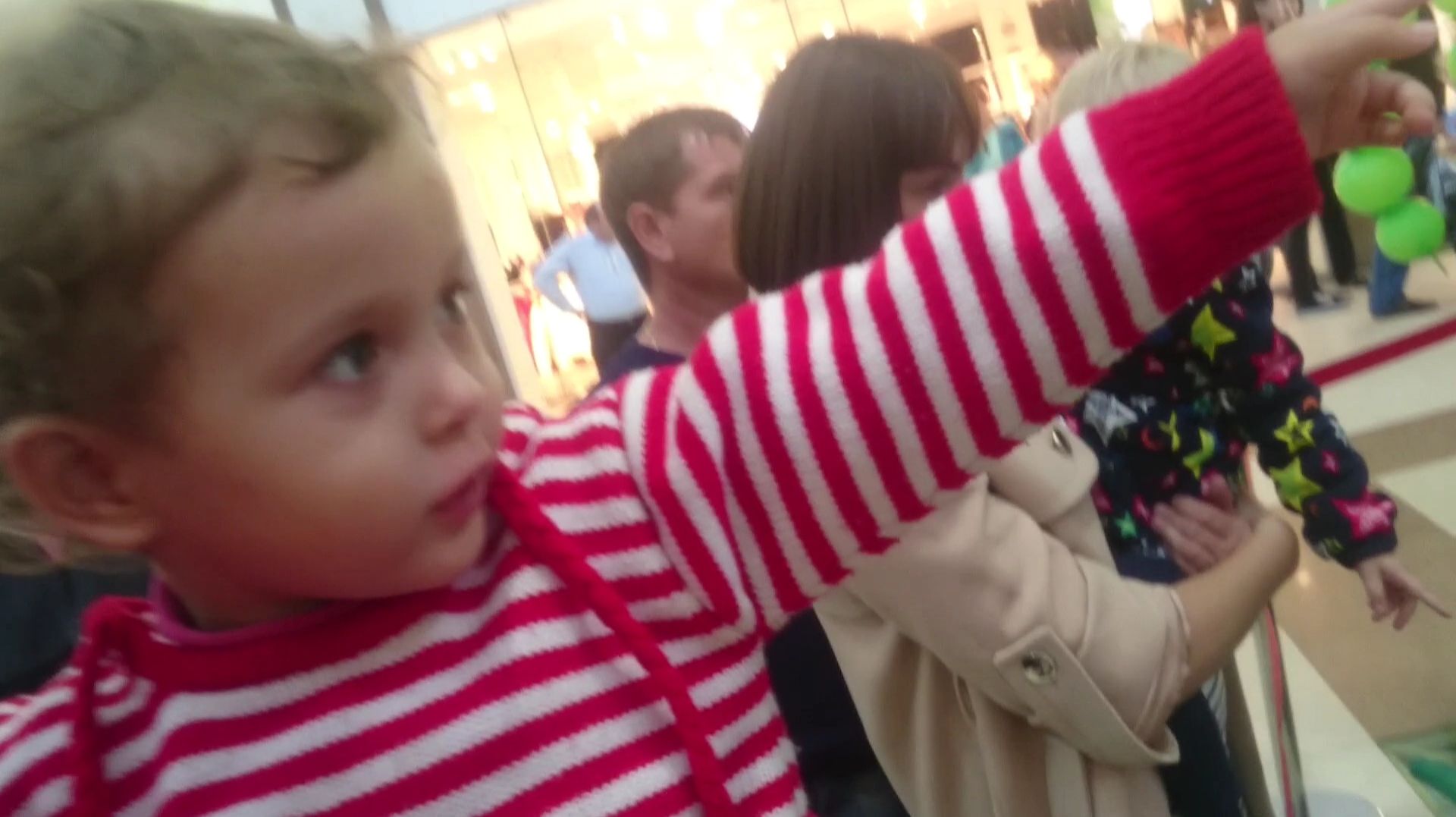 2017 год. Ника на празднике в ТРЦ  Красная площадь! Нике 2 года.