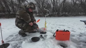 Зимняя рыбалка 2026г. Середина Февраля. Жерлицы по прежнему молчат зато нашёл крупную плотву.