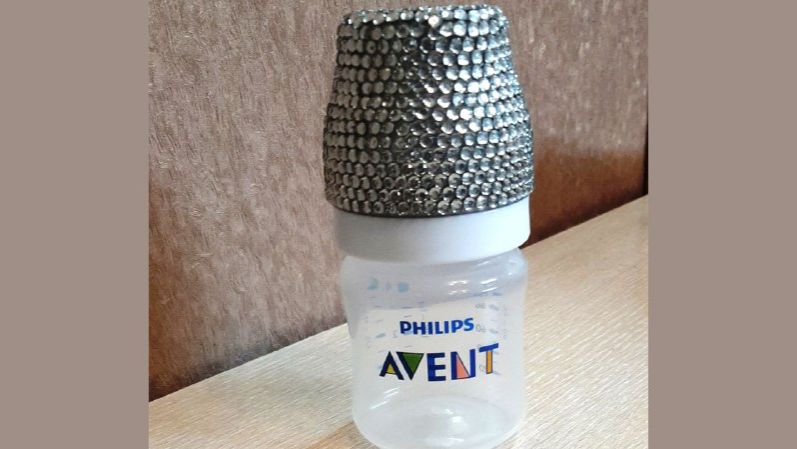 МК. Инкрустация стразами бутылочки для новорожденных