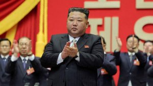 Медведев поздравил Ким Чен Ына с переизбранием на пост генсека Трудовой партии