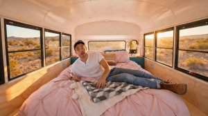 Эпизод 2.Купил старый автобус и сделал спальню мечты в этом эпизоде! Как это вообще возможно