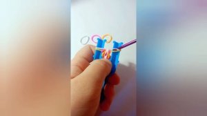 плетём браслет икс твистер на рогатке