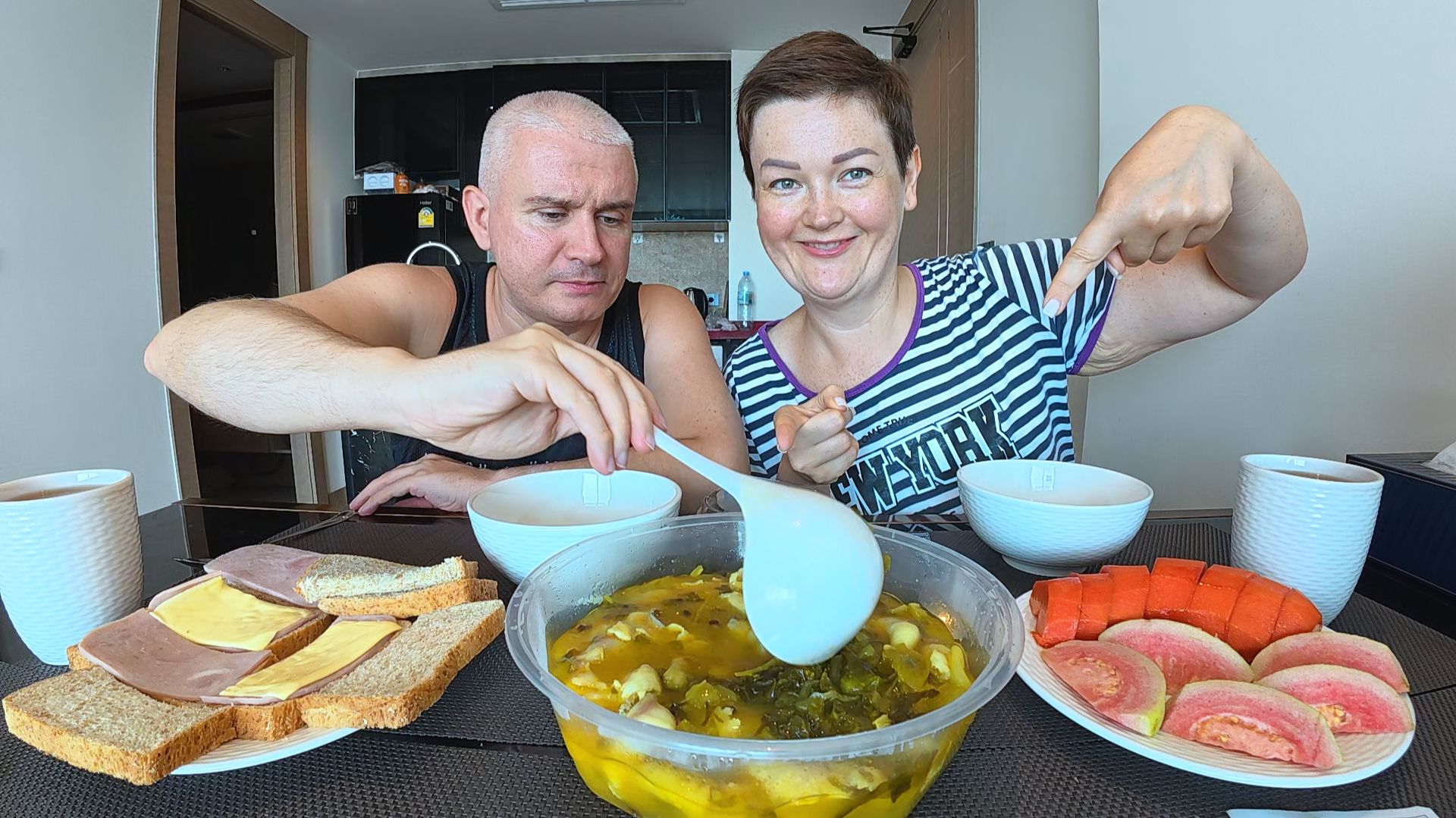 Мукбанг сожрали целый ТАЗ ОСТРОЙ китайской похлебки) Вован ушёл в ОТРЫВ! Отдых в Паттайе под УГРОЗОЙ смотреть онлайн