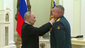 В День защитника Отечества Владимир Путин вручил госнаграды в Кремле.