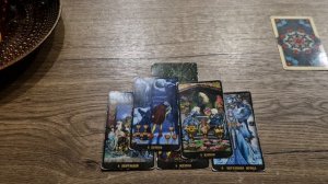 Таро. Что дальше в отношениях с загаданным мужчиной.