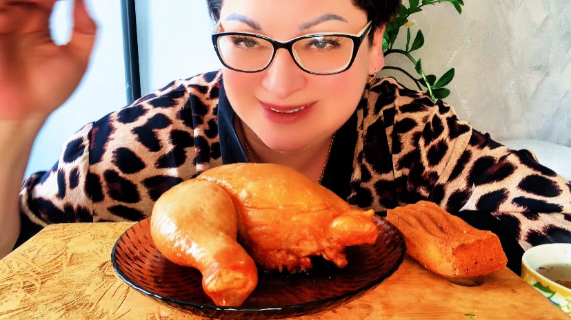 Шикарно перекусила и Я знаю, что ХУДЕЮ🤭Такая КРАСАВИЦА как я не должна быть ГОЛОДНОЙ😉 смотреть онлайн