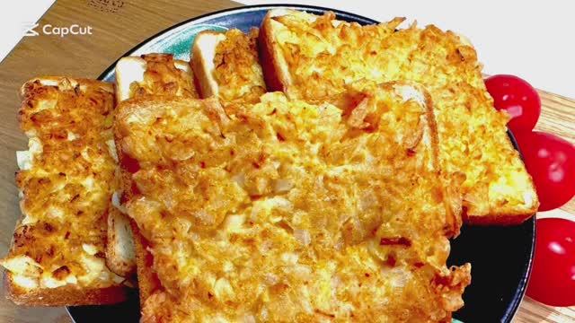 Бутерброды без мяса с луком и яйцами-напоминают чебуреки!