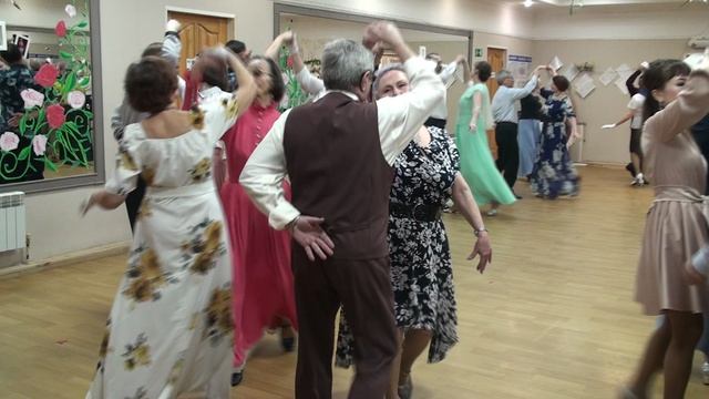 Фигурный вальс