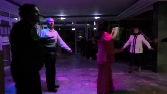 Дарите женщинам цветы..... 22.02.26. смотреть онлайн