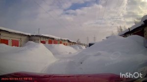 Горы снега везде