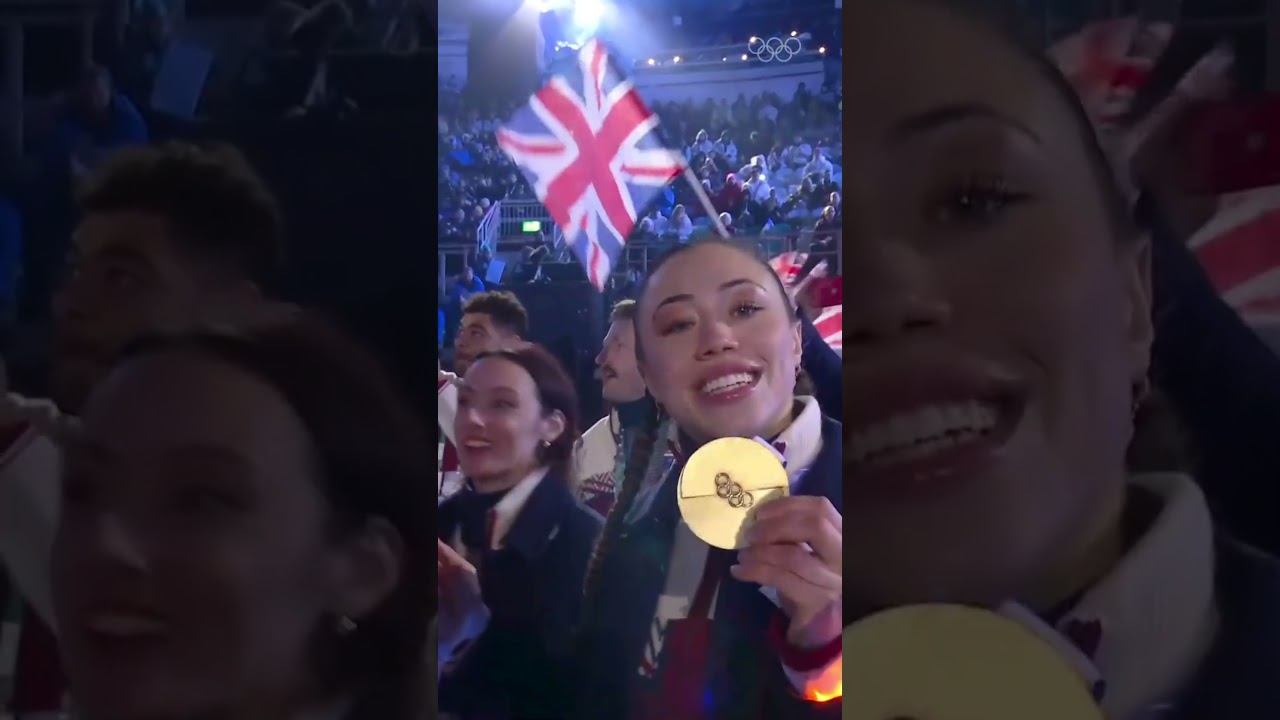 Happy vibes in Verona as athletes parade through the Closing Ceremony!  #milanocortina2026