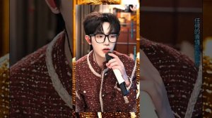 峰峰疯了 Fengfeng is crazy  Ufengfeng uyahlanya Fengfeng is mal Фенфън луд Fengfeng галзуу юм Фэнфэн