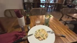 Беженец🇮🇩Бали. КРУТЕЙШИЙ НОМЕР С ОГРОМНОЙ ВАННОЙ ЗА 24 ДОЛЛАРА! ИДТИ В ГОСТИ К КАТЕ ИЛИ ВАЛЯТЬСЯ