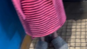 23.02.26 БЫВШИЙ СОСЕД ЗАМУЧИЛ. ЛОМИТСЯ В КВАРТИРЫ. ГОНЯЕМ ВСЕМ ПОДЪЕЗДОМ.