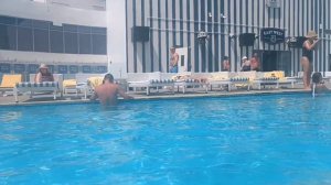 Нячанг, бассейн на 360 в панораме, лобстер в ресторане морепродуктов.