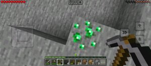 играю в майнкрафт.