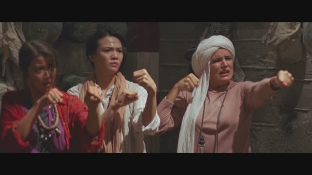 Доспехи Бога 2: "Операция Кондор": Джеки с девушками против людей Адольфа