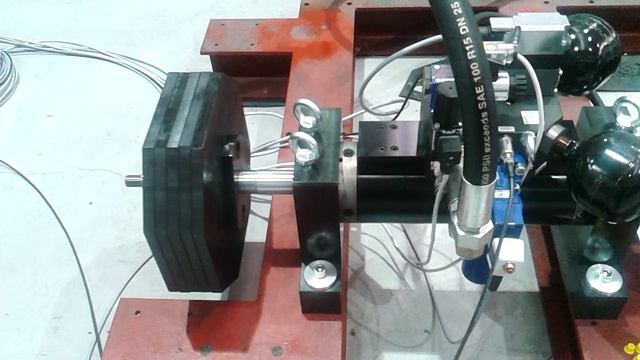 Как определить собственную частоту здания? Демо виброустановки на сервоцилиндре Как определить собственную частоту здания? Демо виброустановки на сервоцилиндре