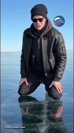 Шамана сожгли на Байкале после скандального облизывания льда