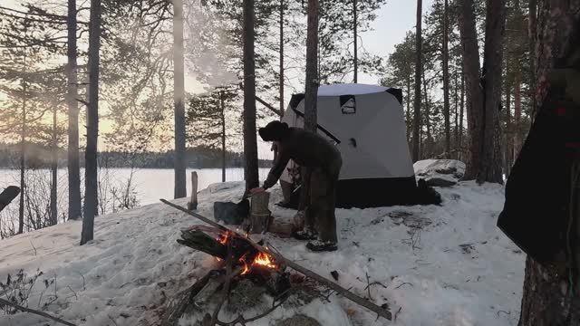 ЭКСПЕДИЦИЯ К ДАЛЬНЕМУ ТАЁЖНОМУ ОЗЕРУ. НА РЫБАЛКУ В ГЛУШЬ. ОПАСНАЯ ПОЕЗДКА В ЛЕДЯНУЮ ТАЙГУ смотреть онлайн
