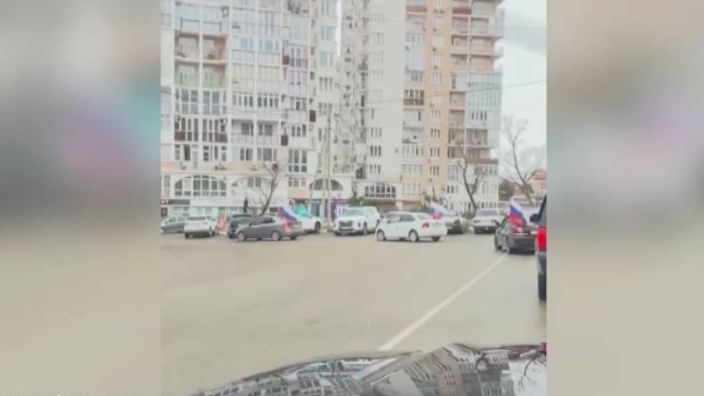 В Геленджике прошел автопробег, посвященный дню Защитника Отечества смотреть онлайн