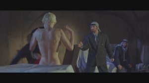 Доспехи Бога 2: "Операция Кондор": Джеки проникает в дом Эльзы и встречает Амона и Тазу